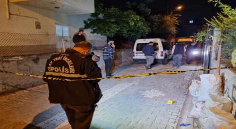Adana’da hafif ticari araca silahlı saldırı: 1 yaralı