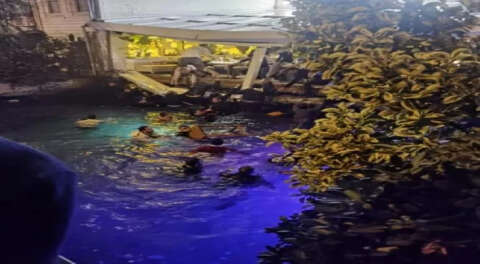 Bebek’te restoranın olduğu iskele çöktü: 4 yaralı (2)