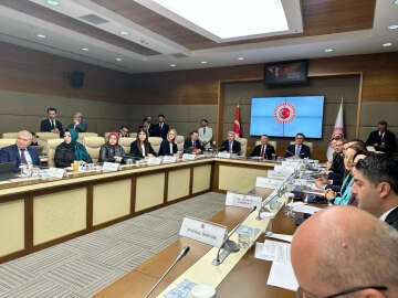 İsveç'in NATO'ya katılım görüşmeleri ertelendi