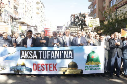 Diyarbakır'da cuma namazı çıkışı İsrail protestosu