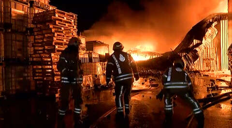 Esenyurt'ta depo yangını- 2