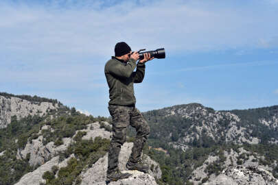 İnşaat işçisi doğa fotoğrafçısı