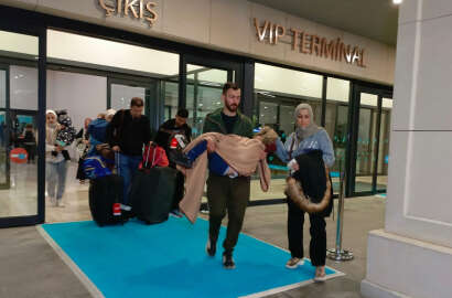 (Geniş haber) Gazze'den tahliye edilen 87 kişi Türkiye'ye getirildi