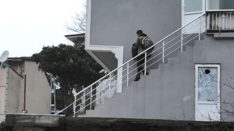 İSTANBUL- (Geniş haber) SARIYER'DE İSTİNAT DUVARI ÇÖKTÜ; 4 ARAÇ HASAR GÖRDÜ 