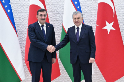 Yılmaz, Özbekistan Cumhurbaşkanı Mirziyoyev ile görüştü