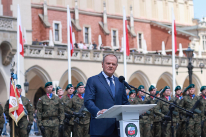 Polonya Başbakanı Tusk: Sınırımızı güçlendirmek için 2,3 milyar euro ayırdık