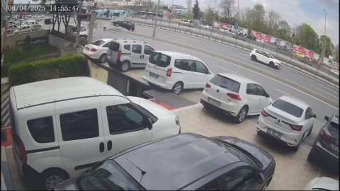İstanbul - Avcılar'da 2 kişinin yaralandığı kaza kamerada