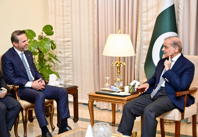 Bakan Bayraktar, Pakistan Başbakanı Şerif ile görüştü