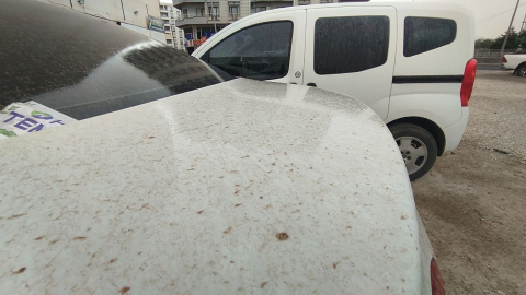 Mardin'de toz taşınımı, araçlar tozla kaplandı