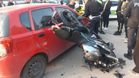 Otomobil ile motosiklet çarpıştı; 1 yaralı