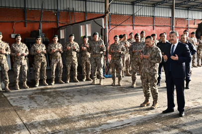 Özel Harekat polisleri dualarla Suriye'ye uğurlandı