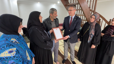 İstanbul - Gaziantep’li depremzede 5 engelli çocuk sahibi aileye yardımseverlerden dayalı döşeli ev