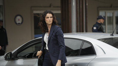 Eşref Rüya’nın Çiğdem’i Büşra Develi, oyunculuk performansıyla dikkat çekiyor