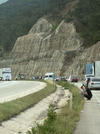 Tokat'ta heyelan;  D-100 kara yolu tek yönlü ulaşıma kapandı
