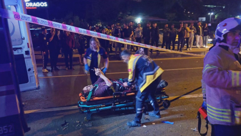 İstanbul - Kartal'da kaza yapan otomobil ağaçları devirip ters yöne geçti: 5 yaralı / Ek görüntü - Geniş haber