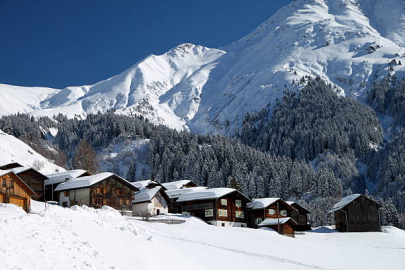 İsviçre'de buzul çökmesi sonucu bir köy yok oldu