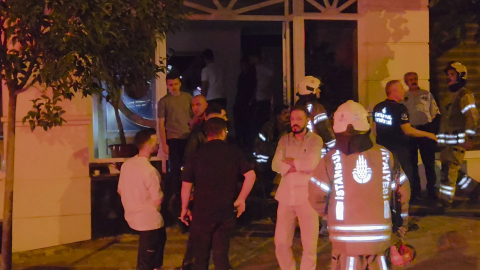 İstanbul- Fatih'te 5 katlı otelde yangın: 4 kişi kurtarıldı
