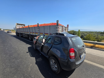 TÜLOF Başkanı ve eski CHP milletvekili Demir, kazada yaralandı