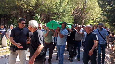 Savrulan otomobilin çarptığı Arda öldü (2)