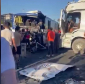 İstanbul - TEM Otoyolu'nda kazanın ardından trafik durdu; 1 ölü, 9 yaralı yaralı -3