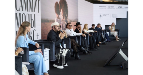 BRICS  Moda Zirvesi’nde Türkiye’yi Emre Erdemoğlu temsil etti