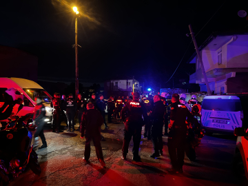 Kayseri'de bakkalda bıçaklı 'yan bakma' kavgası: 1 yaralı