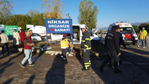 İşçi servis minibüsleri çarpıştı: 10 yaralı