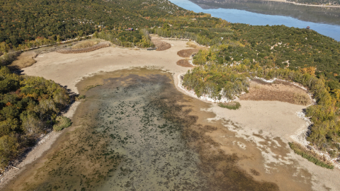 Suyu 300 metre çekilen Kovada Gölü'nün 'milli park' özelliği tehlikede