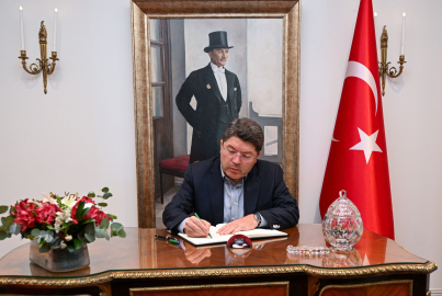 Bakan Tunç, Türkiye'nin Madrid Büyükelçiliği'ni ziyaret etti