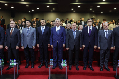 Bakan Bolat, Uluslararası Bosna Üniversitesi’nde öğrencilerle bir araya geldi / Ek bilgi ve fotoğraflarla