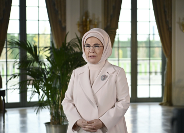 Emine Erdoğan: Aile kurumunun temellerinin zayıfladığı bir toplum geleceğe güvenle bakamaz / Ek fotoğraf ve videoyla