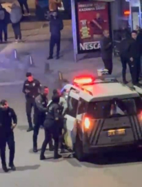 İstanbul- Sultangazi'de iki grup arasındaki kavgayı polis havaya ateş açarak ayırdı