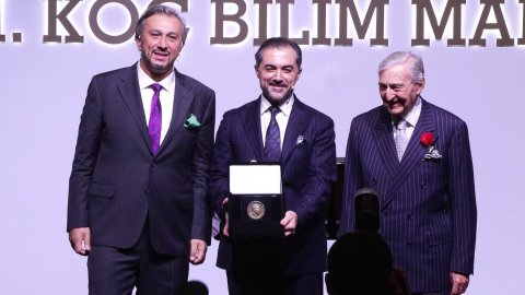 İstanbul- Rahmi Koç Bilim Madalyası ödülü Ufuk Akçiğit'e verildi
