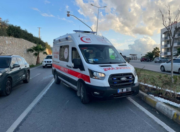 Kuşadası’nda motosiklet refüje çarptı; 1 ölü, 1 ağır yaralı