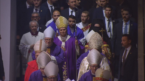 İstanbul- Papa 14. Leo Volkswagen Arena'da yaklaşık 4 bin kişilik ayini yönetti