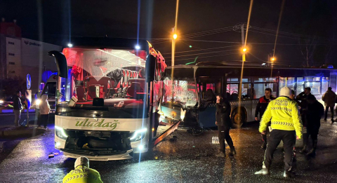 Tekirdağ'da yolcu otobüsü ile halk otobüsü çarpıştı; 9 yaralı