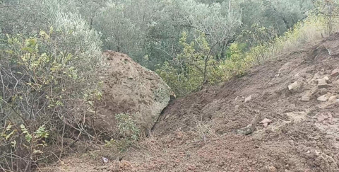 Çanakkale’de heyelan nedeniyle kapanan yol ulaşıma açıldı