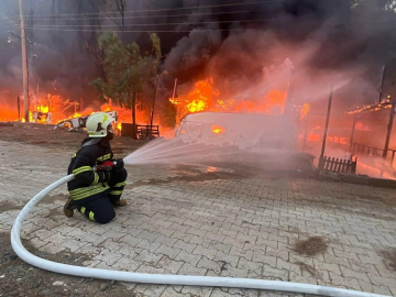 Muğla'da koydaki karavanda çıkan yangın, diğerlerine sıçradı