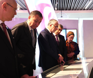 Bakan Işıkhan, Azerbaycan'da