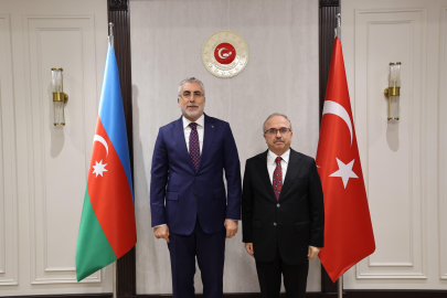 Bakan Işıkhan, Türkiye'nin Bakü Büyükelçiliği'ni ziyaret etti