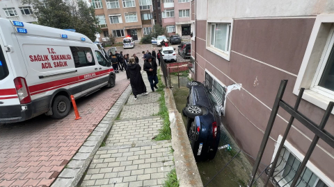 İstanbul - Avcılar'da otomobil binanın bahçesine düştü: 2 çocuk yaralı
