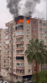 Mersin’de iki ilçede ev yangını