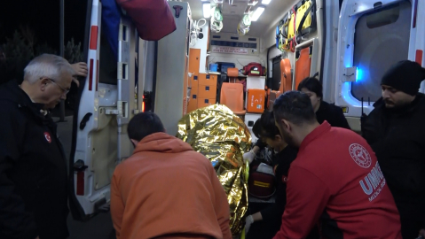 Hasandağı'nda mahsur kalan 2 üniversiteli, askeri helikopterle kurtarıldı