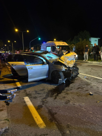 Otomobil ile motosiklet çarpıştı: 1 ölü, 2 yaralı