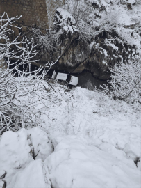 Diyarbakır'da otomobil köprüden çaya düştü: 4 yaralı