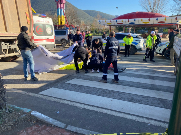 Hafriyat kamyonunun çarptığı bisikletli hayatını kaybetti/Ek fotoğraflar