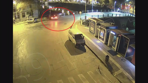 Otomobil, Yeşilırmak'a uçtu; 1 ölü, 1 yaralı (2)