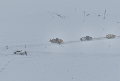 Van'da eğitime 'kar' engeli; 389 yerleşim yeri yolu kapalı (2)