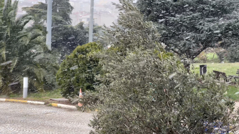 İstanbul- İstanbul'da kar yağışı etkili oluyor -1