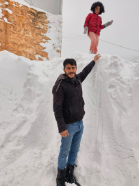 Gercüş’te araçlar kara gömüldü